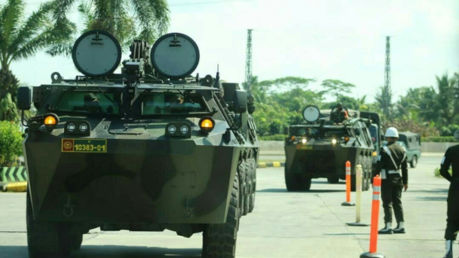 VIVA Militer: Mobilisasi kendaraan lapis baja Brigif 13/Kostrad