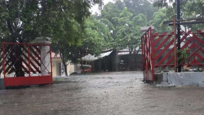 Arsip Foto. Hujan yang mengguyur wilayah Kota Kupang, NTT