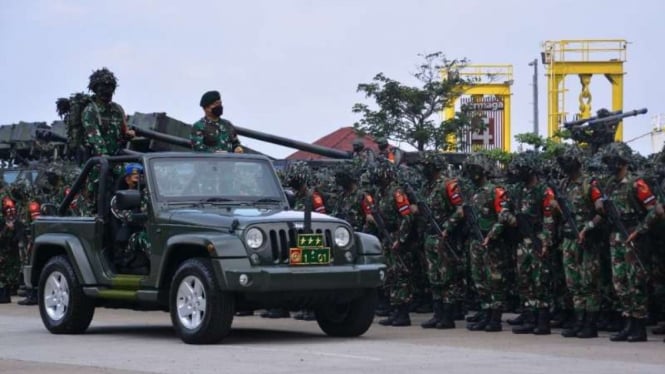 VIVA Militer: Letjen TNI Dudung Abdurachman lepas pasukan Brigif Raider 13/Galuh