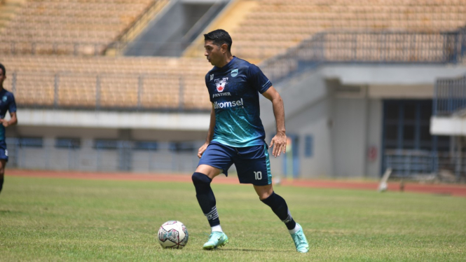 Gelandang Persib Bandung, Esteban Vizcarra