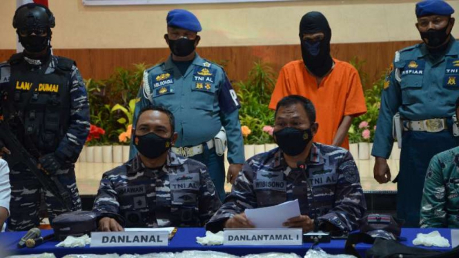 VIVA Militer: TNI AL berhasil tangkap penyelundup narkoba di Perairan Bengkalis