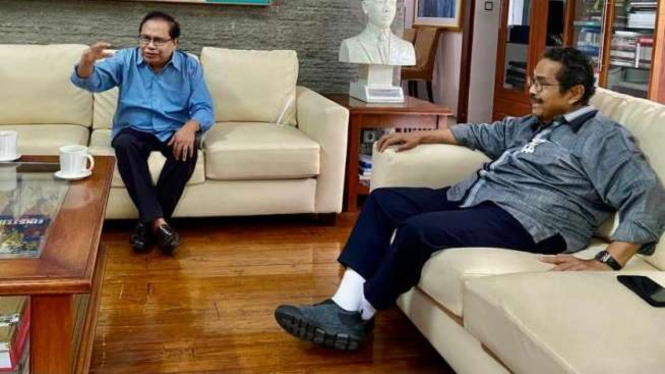 Tokoh senior Partai Golkar Fahmi Idris bertemu dengan Rizal Ramli.