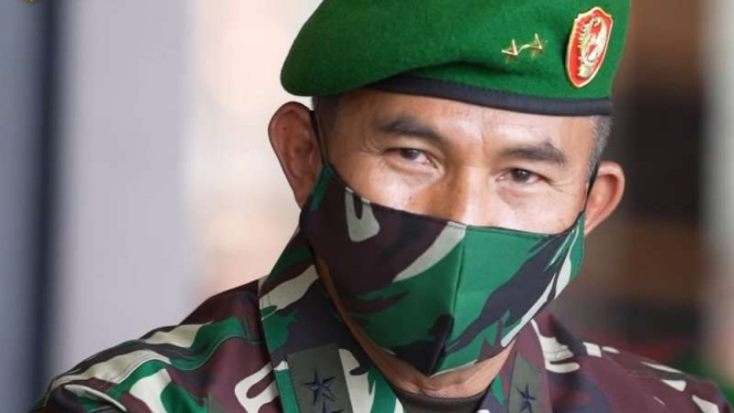 VIVA Militer: Letjen TNI Benny Susianto dalam Sertijab Irjenad di Mabesad