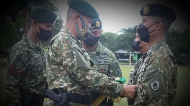 VIVA Militer: Danbrigif 20 pimpin Upacara Sertijab Danyonif 755/Yalet Kostrad