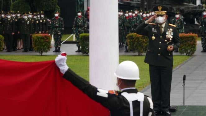 VIVA Militar: O comandante de Kostrad lidera a comemoração do Dia dos Heróis em Makostrad