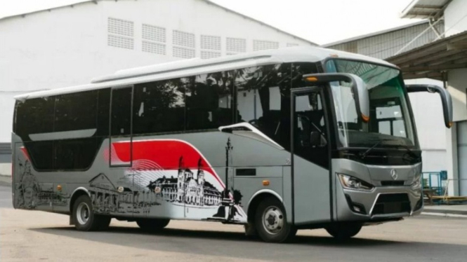 Bus Listrik Mercedes-Benz.