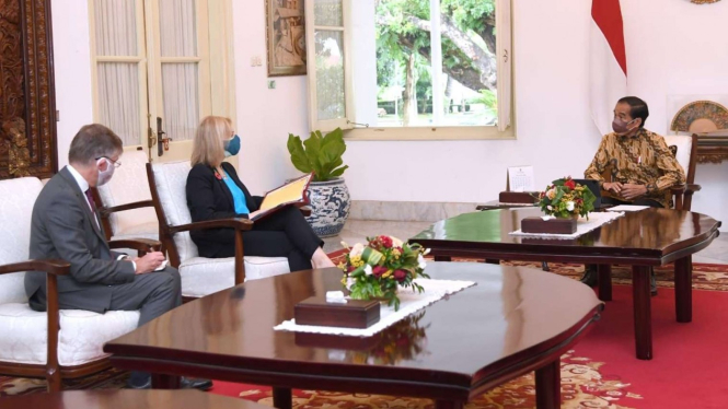 Presiden Jokowi bertemu Menteri Luar Negeri Inggris Elizabeth Truss.