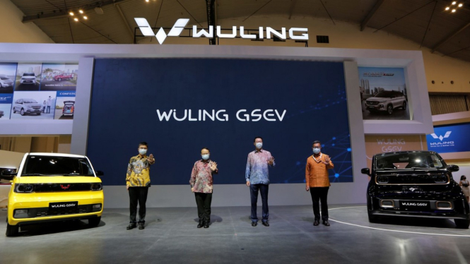 Wuling perkenalkan mobil listrik di GIIAS 2021.