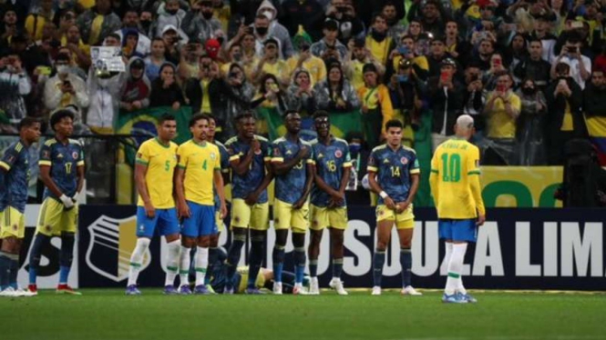 Duel Brasil vs Kolombia.