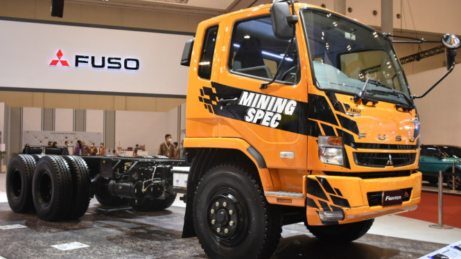 Truk Mitsubishi Fuso Fighter Mining.