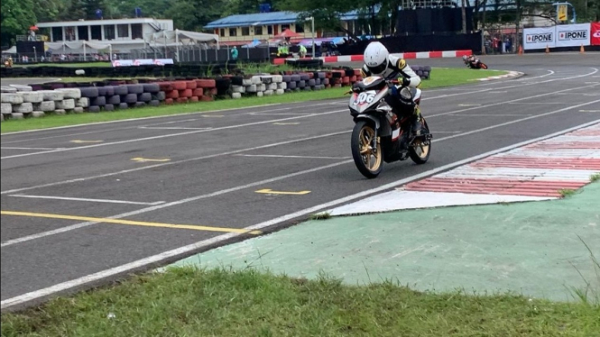 Pembalap Yamaha SJCRT RRS, Felix Putra Mulya. 