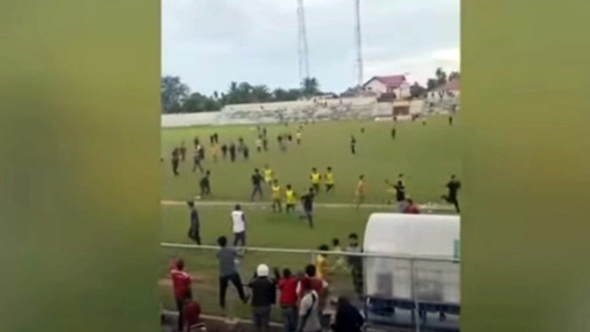 Stadion jadi arena tawuran dalam pertandingan sepakbola di Aceh