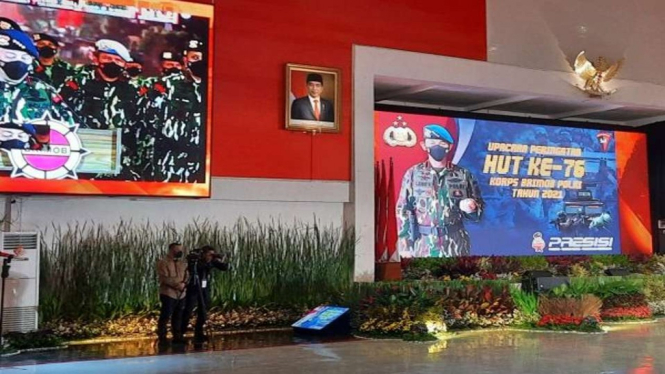 Kepala Polri Jenderal Pol Listyo Sigit Prabowo memberikan amanat pada HUT Ke-76 Brimob di Markas Komando Brimob Polri, Kelapa Dua, Depok, Jawa Barat, Minggu, 14 November 2021.