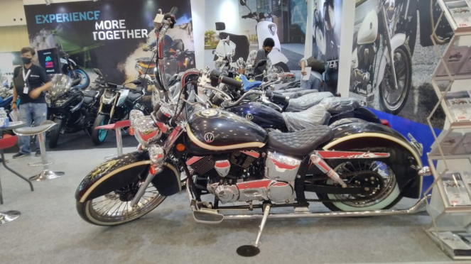 https://thumb.viva.co.id/media/frontend/thumbs3/2021/11/15/6191bc90e3005-cicilan-motor-sm-sport-v-16_663_372.jpg