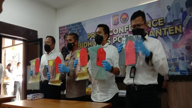 Polda Banten merilis kasus OTT suap pengurusan tanah di BPN Lebak