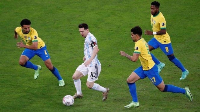 Lionel Messi di laga Timnas Brasil Vs Timnas Argentina
