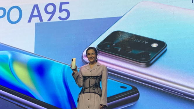 Chelsea Islan menjadi Brand Ambassador Oppo A95.