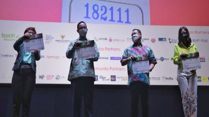  Gubernur DKI Jakarta Anies Baswedan menghadiri pembukaan JFW 2021