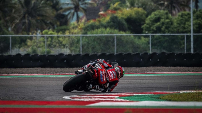 Pembalap Ducati, Michael Ruben Rinaldi