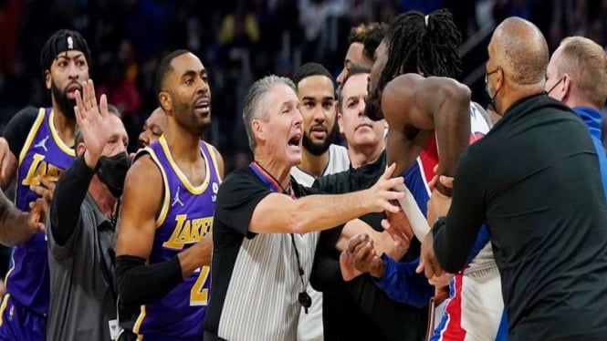 Keributan di tengah duel LA Lakers vs Detroit Pistons