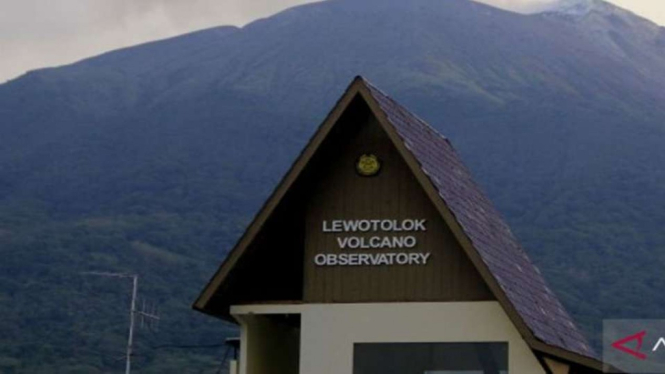 Pos Pemantau Gunung Ili Lewotolok di Kabupaten Lembata, Provinsi Nusa Tenggara Timur (NTT).