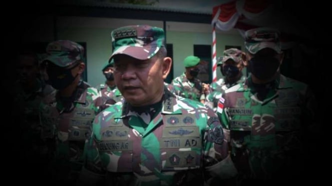VIVA Militer: KSAD Jenderal TNI Dudung bersama Brigjen TNI Bangun Nawoko.