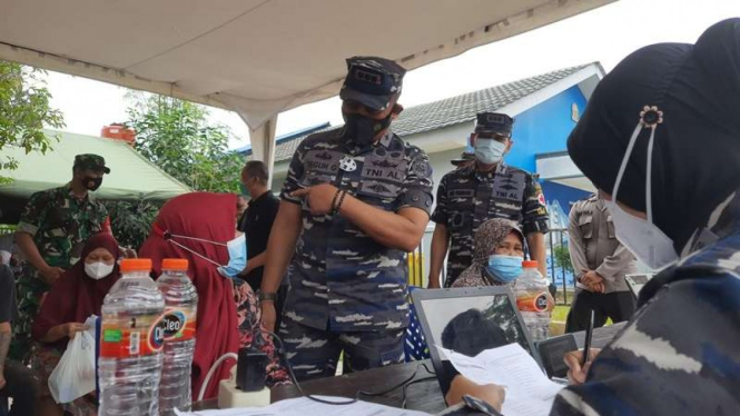 TNI Angkatan Laut menggelar vaksinasi di Kabupaten Bogor