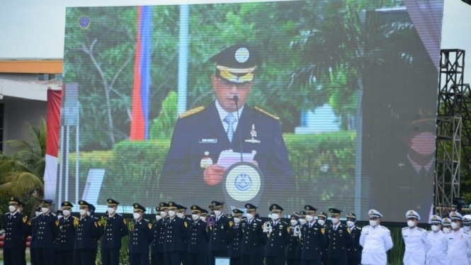 Menteri Perhubungan Budi Karya Sumadi saat menjadi inspektur upacara 'Perayaan Satu Abad Revitalisasi Pendidikan Kepelautan di Indonesia' di STIP Jakarta