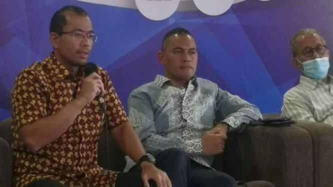 Presiden Direktur BTEL Group Harya Mitra Hidayat dan Taufan Rotorasiko