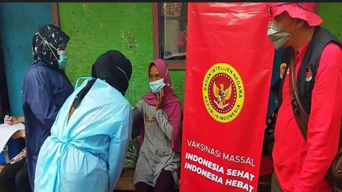 BIN daerah Jawa Barat melakukan vaksinasi door to door