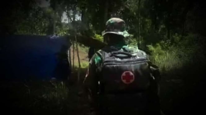 VIVA Militer: Prajurit Yonif 123/Rajawali di hutan Papua.