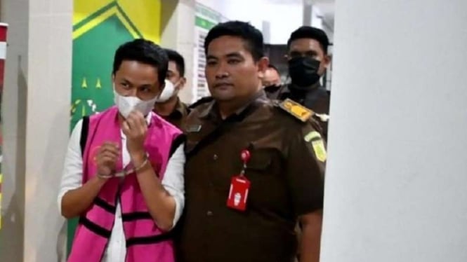 Ketua KPU Kabupaten Tanjung Jabung Timur, Jambi, Nurkholis tersangka korupsi