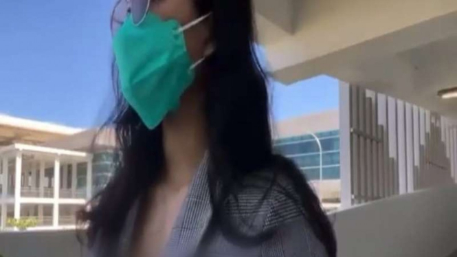 Viral wanita pamer payudara dan kelamin di Bandara Yogyakarta