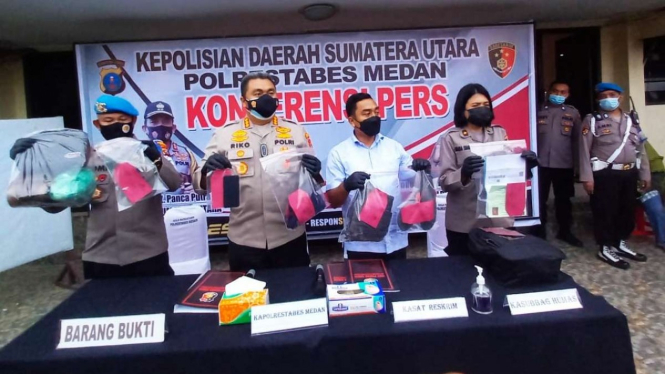 Kapolrestabes Medan Kombes Pol Riko Sunarko saat memberikan keterangan pers.