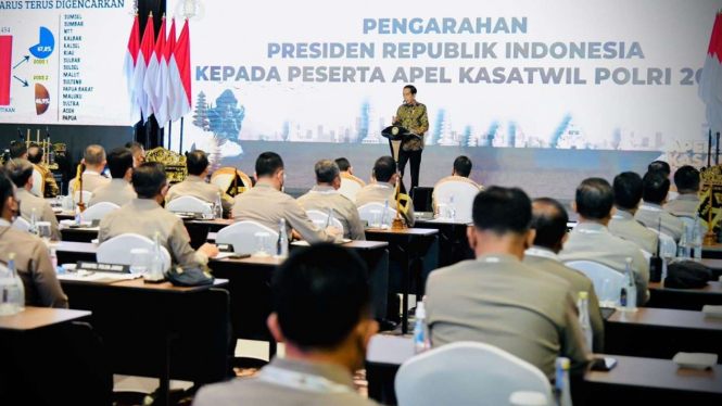 Presiden Jokowi di Pengarahan Kasatwil Polri 2021 di Bandung