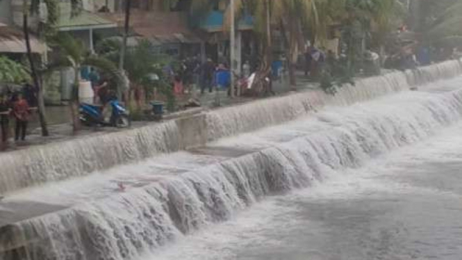 Banjir Rob dari Kawasan Pelabuhan Sunda Kelapa Jakarta Utara