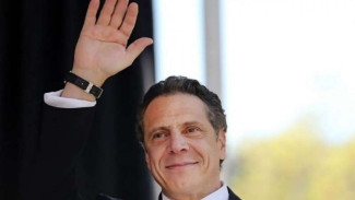 CNN Pecat Presenter Top Cuomo terkait Skandal Gubernur New York