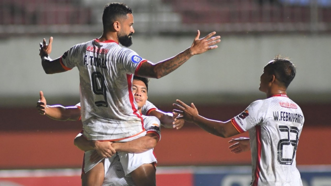 Francisco Torres merayakan gol untuk Borneo FC