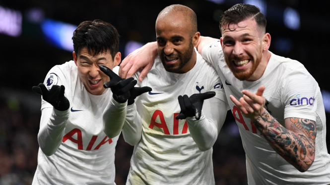 Pemain Tottenham Hotspur merayakan gol