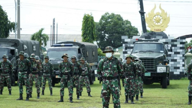 VIVA Militer: Pangdivif 2 Kostrad lepas Satgas Penanggulangan Erupsi Semeru