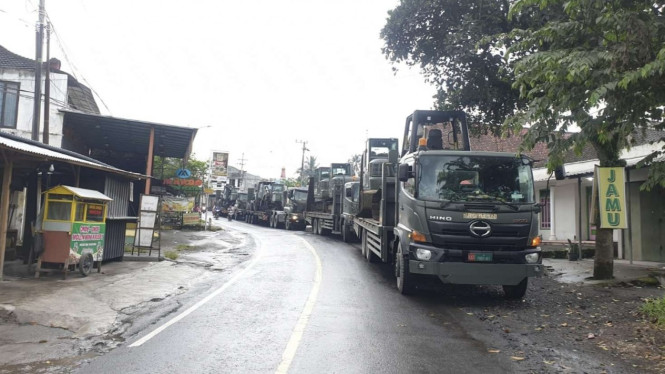 VIVA Militer: Panglima TNI kirim alat berat ke daerah terdampak Erupsi Semeru
