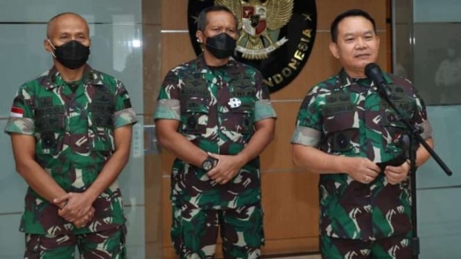 VIVA Militer: Jenderal TNI Dudung Abdurachman didampingi dua Pangdam