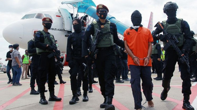 Densus trouxe 88 suspeitos de terrorismo Taufik Bulaga, também conhecido como Upik Lowanga.
