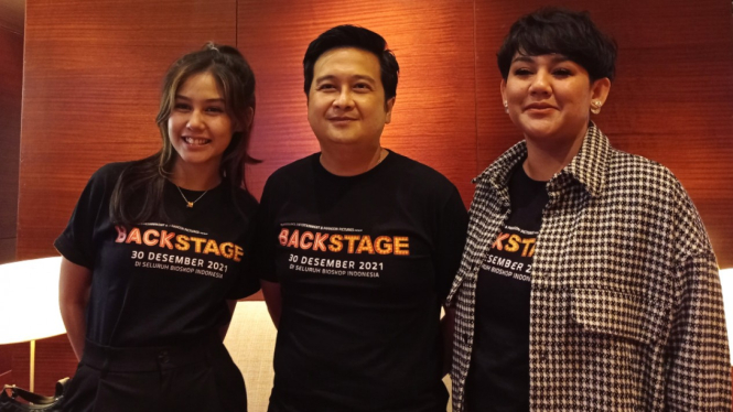 Film Backstage dibintangi kakak beradik Vanesha Prescilla dan Sissy Priscillia