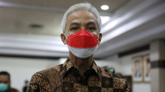 Gubernur Jawa Tengah Ganjar Pranowo memberi keterangan terkait kebijakan masa nataru.