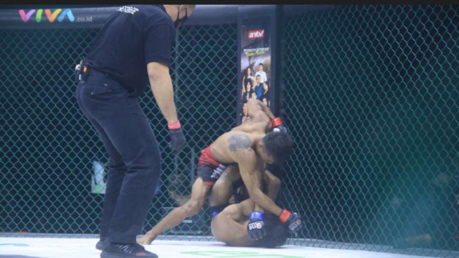 Alin Anggrianto vs Mustajib Al Kholil di Fight Night 54 One Pride MMA