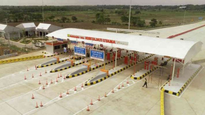 Gerbang tol akses ke BIJB Kertajati, Kabupaten Majalengka, Jawa Barat.