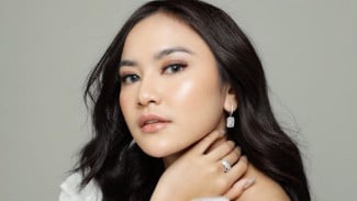 5 Artis Indonesia Non Muslim Ikut Puasa Ramadhan, No 3 Wakaf Al Quran