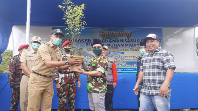 Ketum PP Pemuda Muhammadiyah Sunanto Dalam Penanaman Pohon