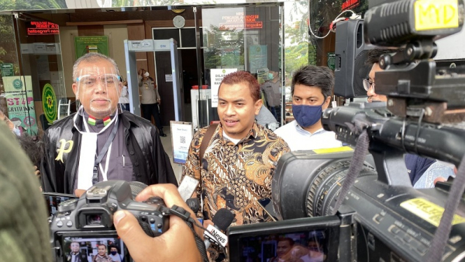 Kuasa hukum Munarman Azis Yanuar di Pengadilan Negeri Jakarta Timur